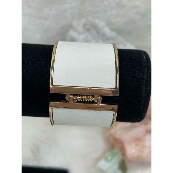 White and Gold Cuff Bracelet with Spring Hinge - Picture 3 of 5